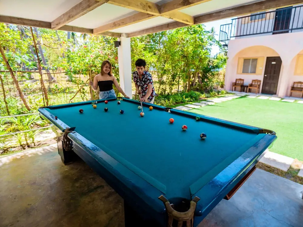 Mad Monkey Panglao