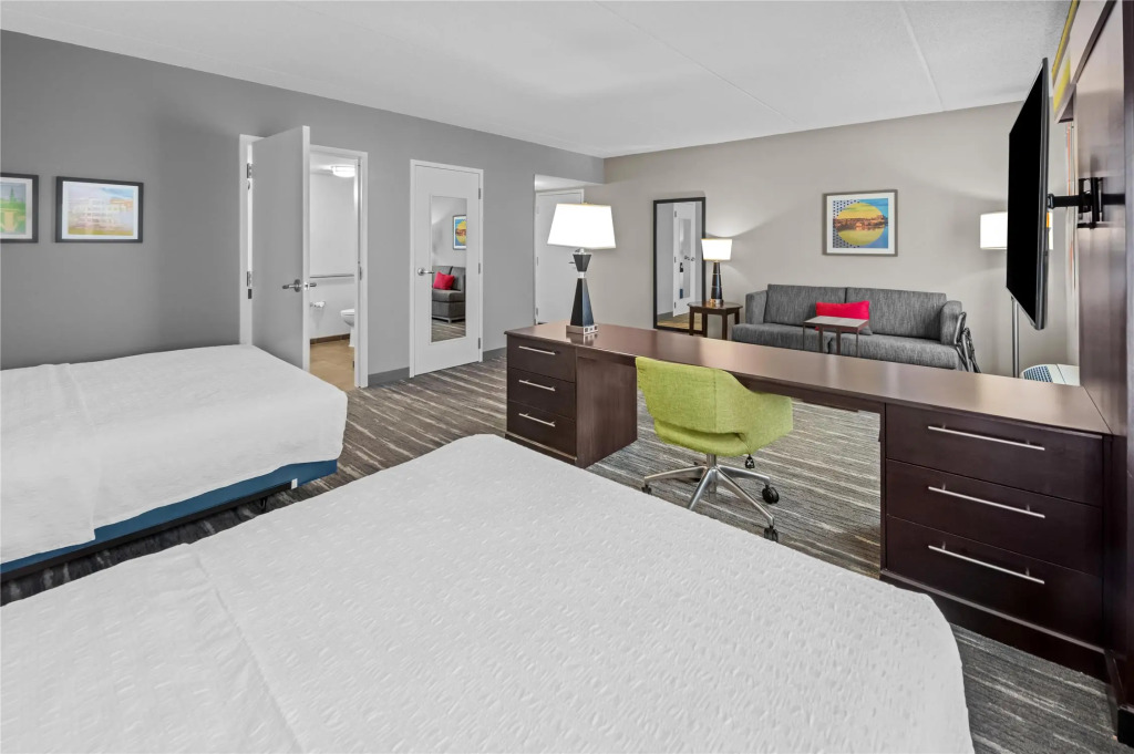 Hampton Inn and Suites Camp Springs