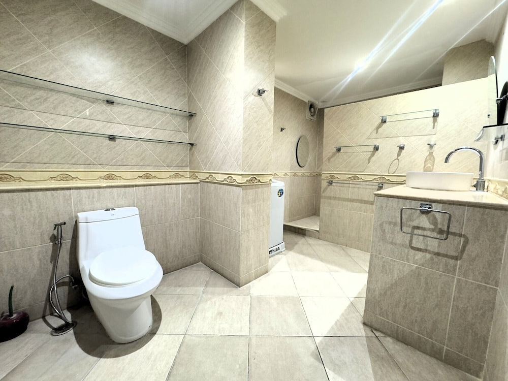 Spacious 2-bedroom Pool-view Condo - Executive Residence 2, Pratumnak