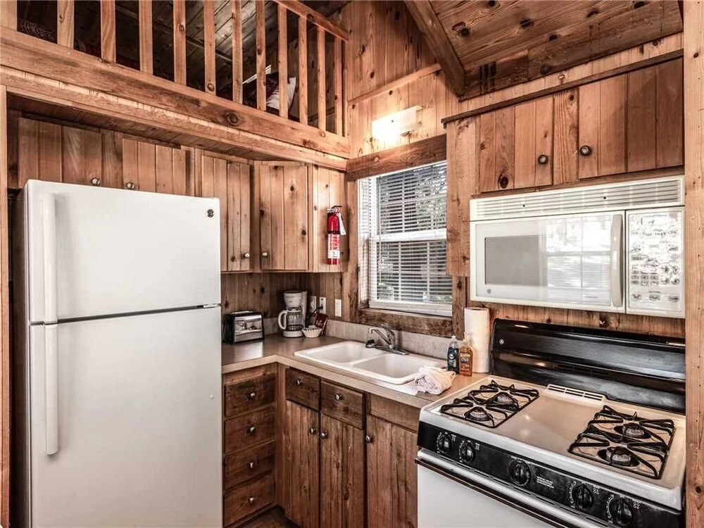 Aloft Cabin, 1 Bedroom, 1 Loft, Midtown, Sleeps 6