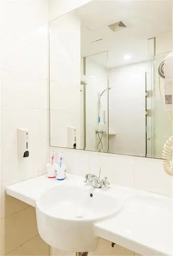 Hanting Hotel Shanghai South Changjiang Road Subway Station