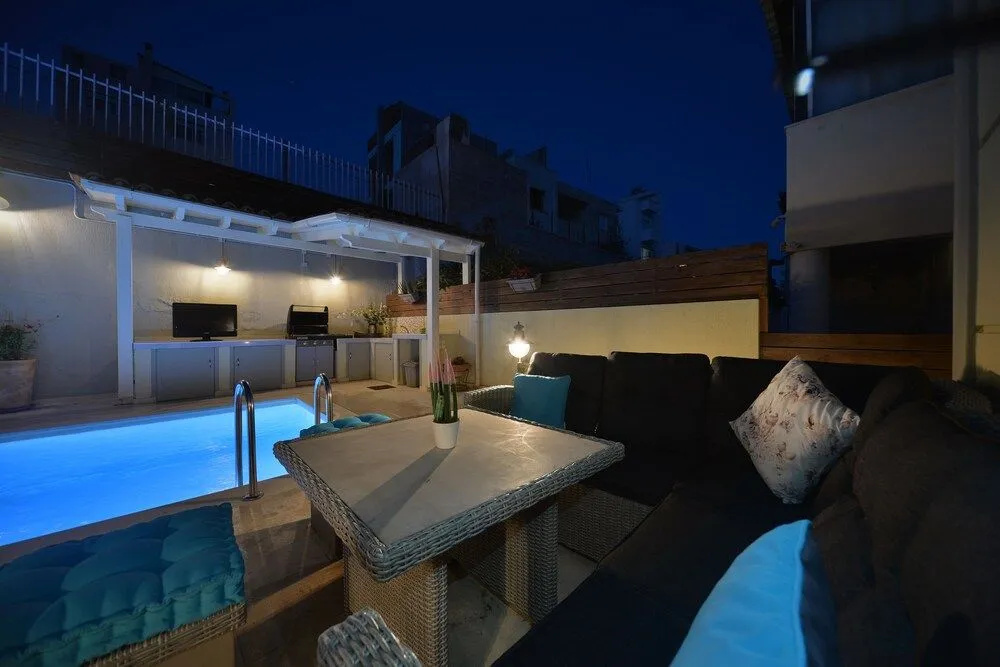 Elegant Villa by B&E