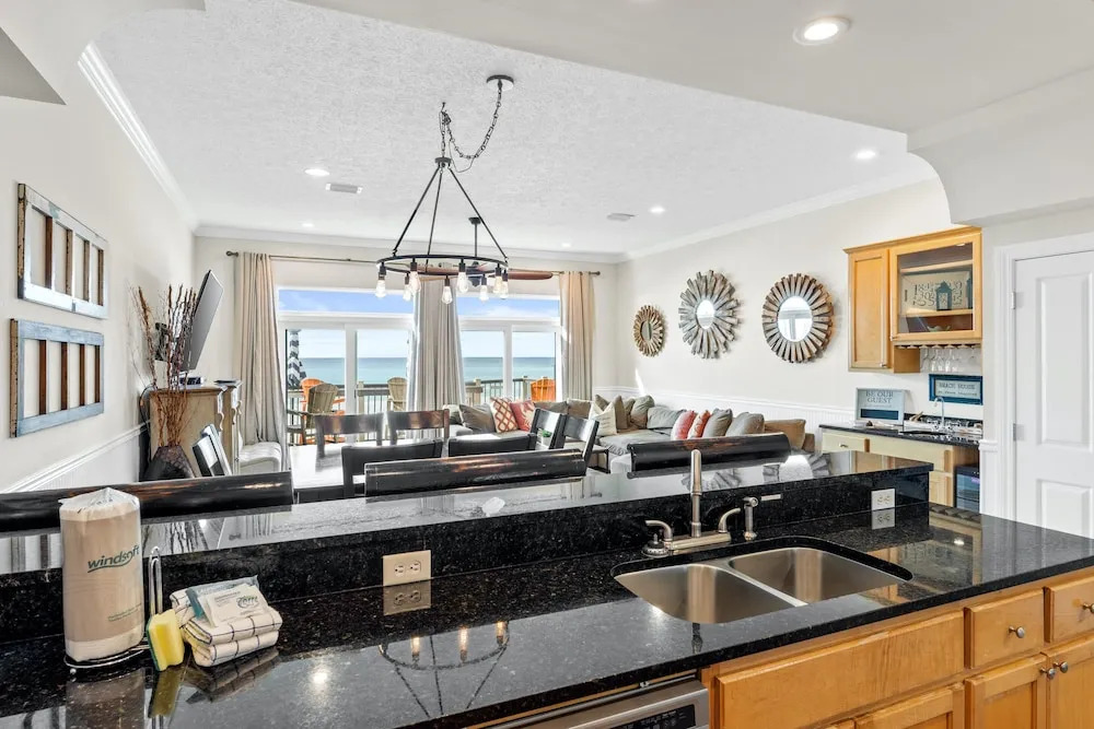 Southern Exposure Townhome by Panhandle Getaways