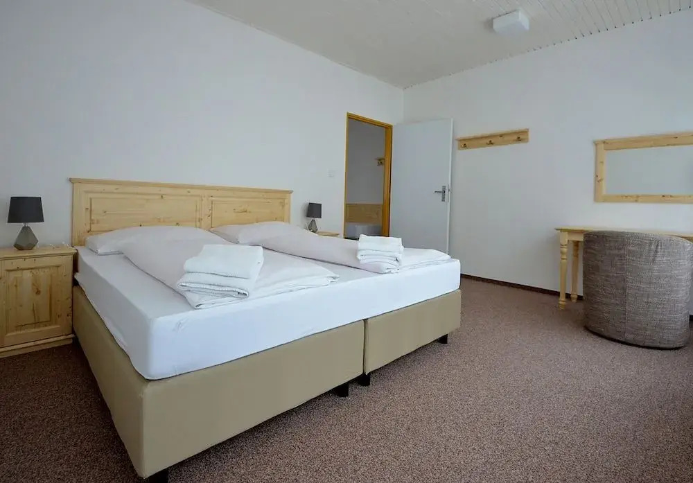 Hotel Lenka