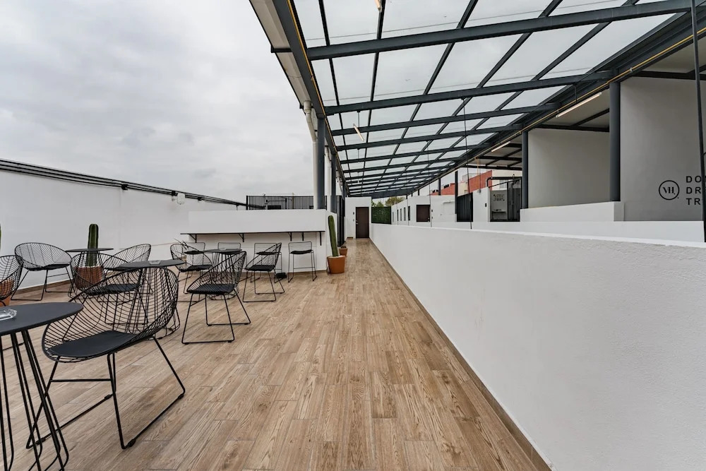 Mariano Escobedo Apartments by VH