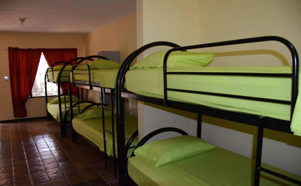 Casa Pura Vida Surf Hostel - Tamarindo Costa Rica