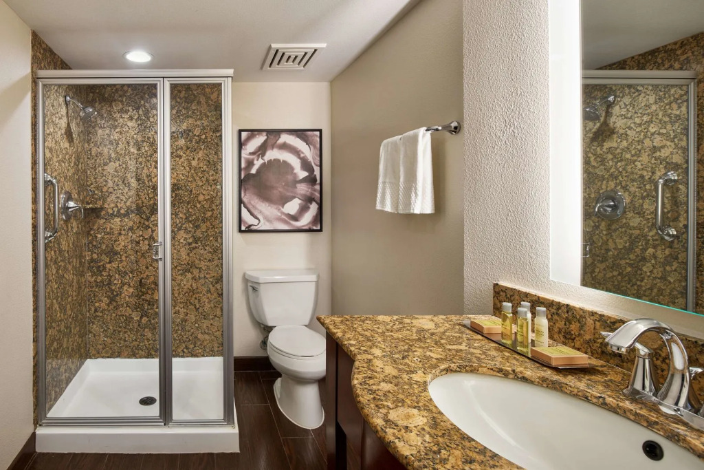 Doubletree By Hilton Fullerton
