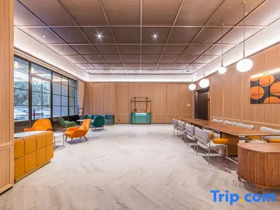 Orange Hotel (Nanchang Tengwang Pavilion Metro Station）