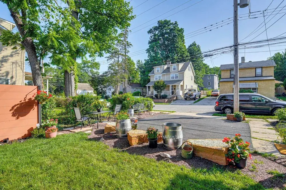 Walkable Neighborhood: Updated Morton Home!