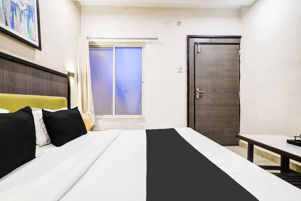 Townhouse Oak Dewas Junction