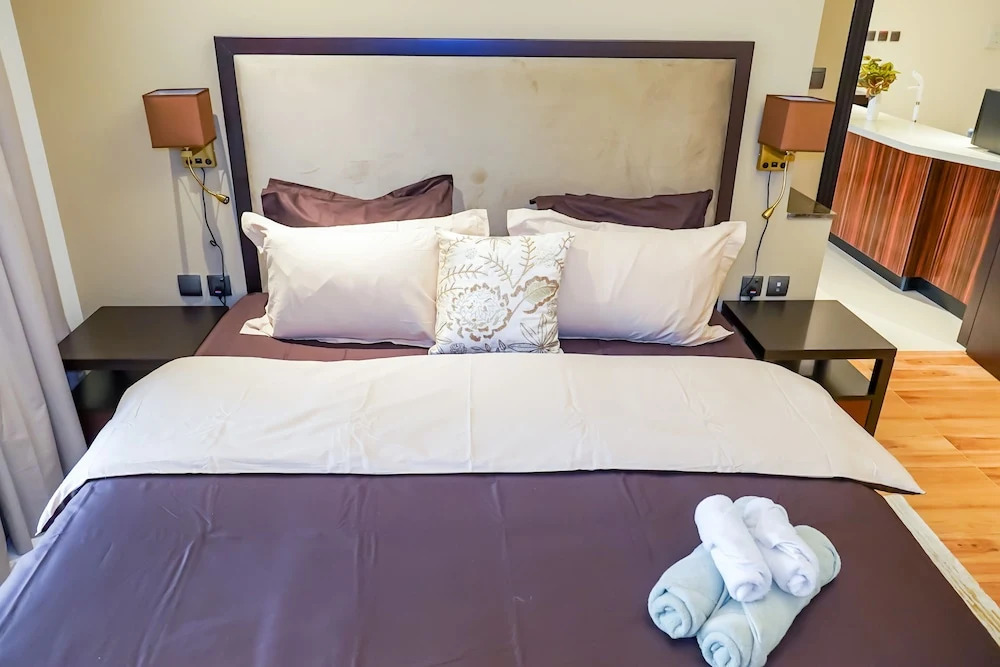 SuperHost - Lovely Condo With Balcony In the Heart of Downtown