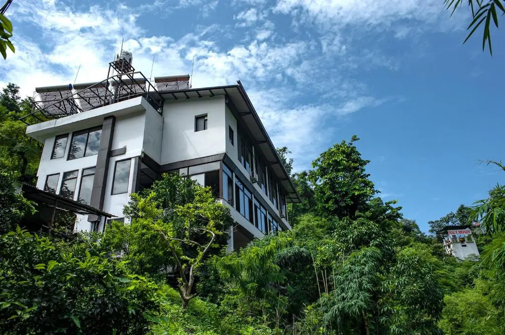 Haut Monde Hill Stream Resort