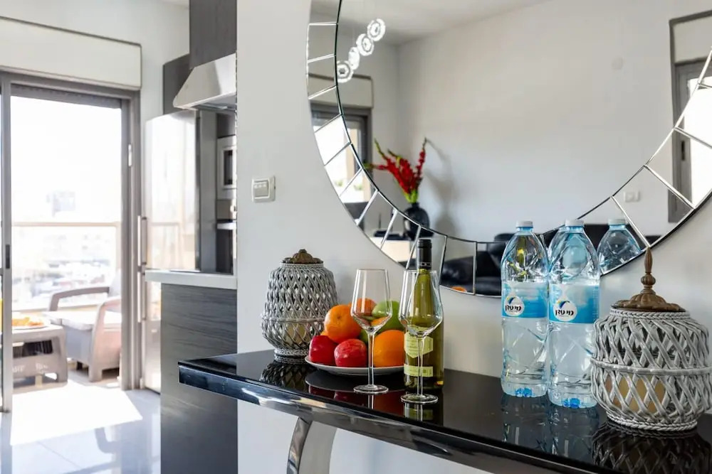 Hakovshim Miroir in Tel Aviv-yafo