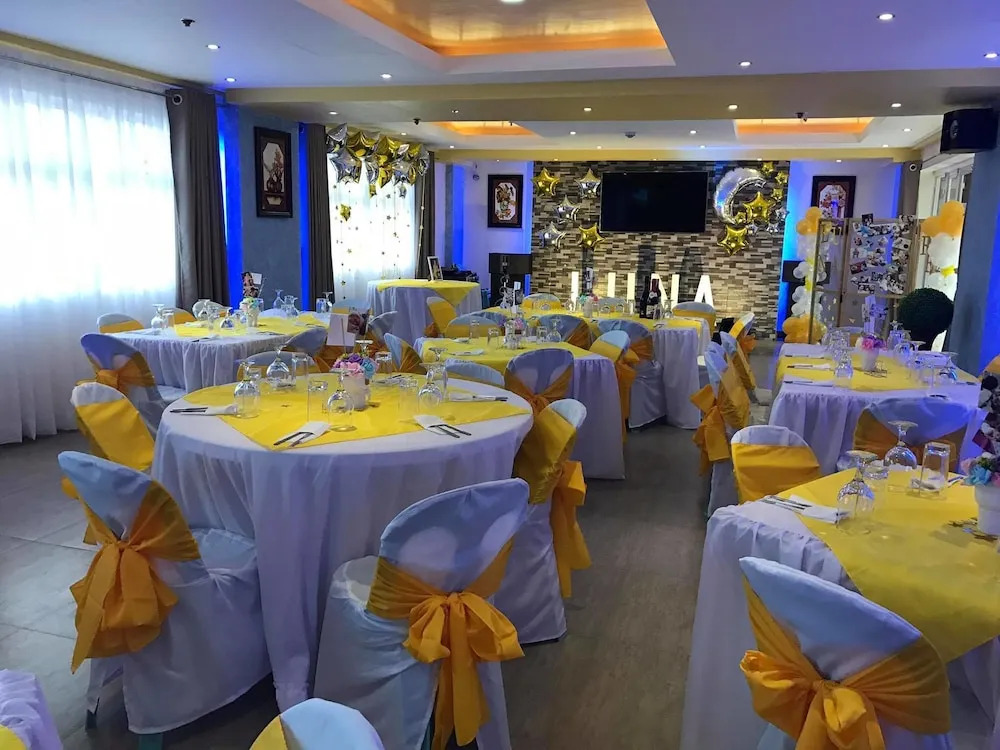 Royal Mansion Hotel