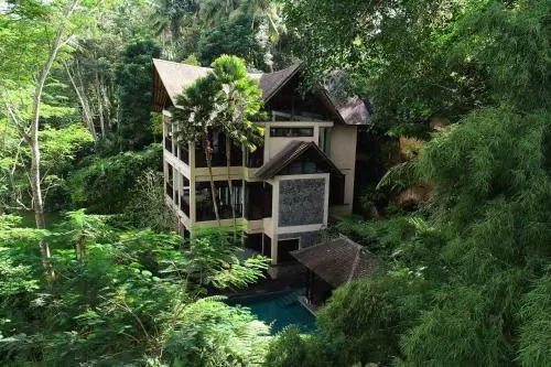 Villa Naga Putih