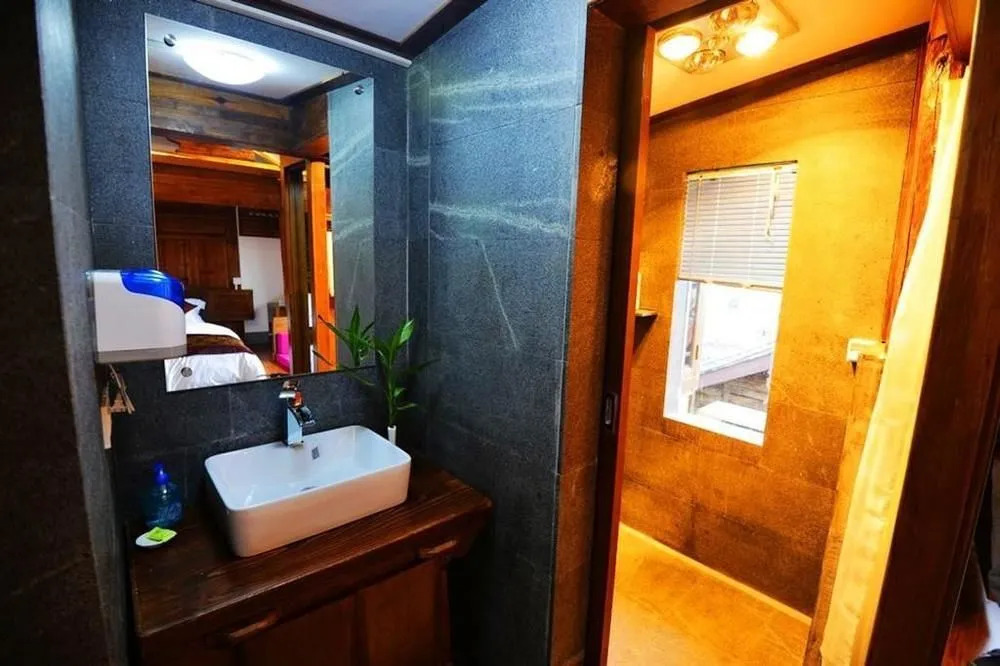 Lijiang Yiran Ethnic custom Viewing Inn