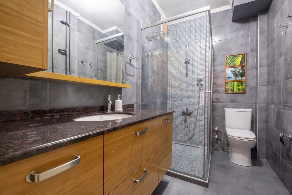 Central and Stylish Flat in the Heart of Kad k y