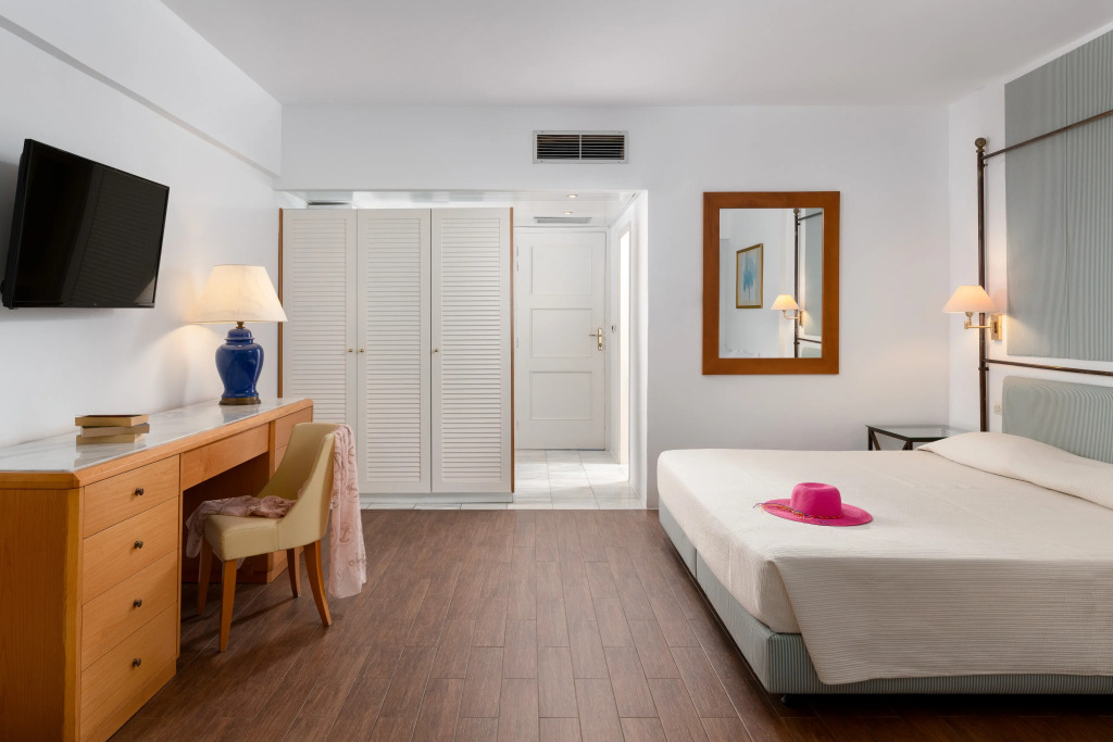 Dionysos Hotel