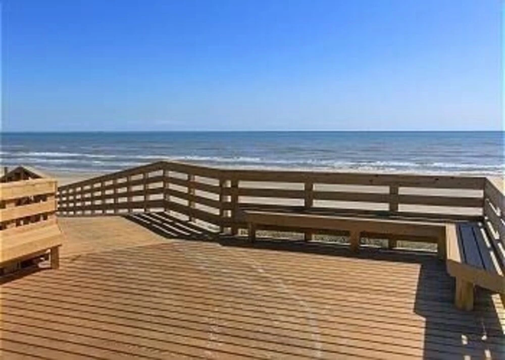 The Original Purple Pelican - 3 Br Home