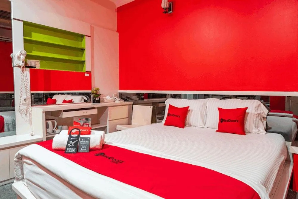RedDoorz Plus near Chadstone Mall