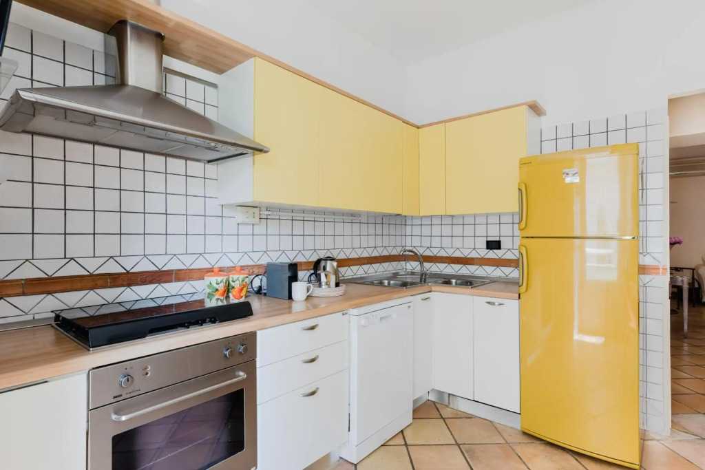 Classic apartment near the Colosseum
