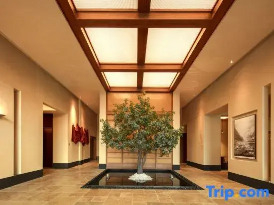 Atour Hotel Wenzhou South Station Yintai Department jianye Store