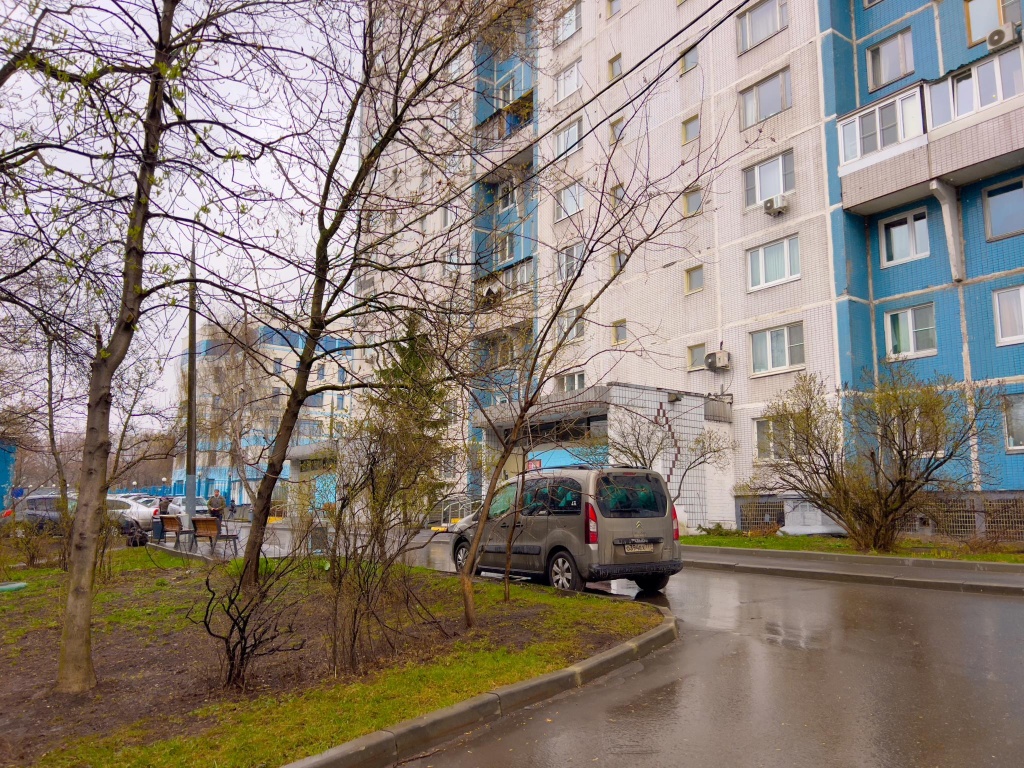 "ПоживёмТут" на  Коломенском пр. 14к1