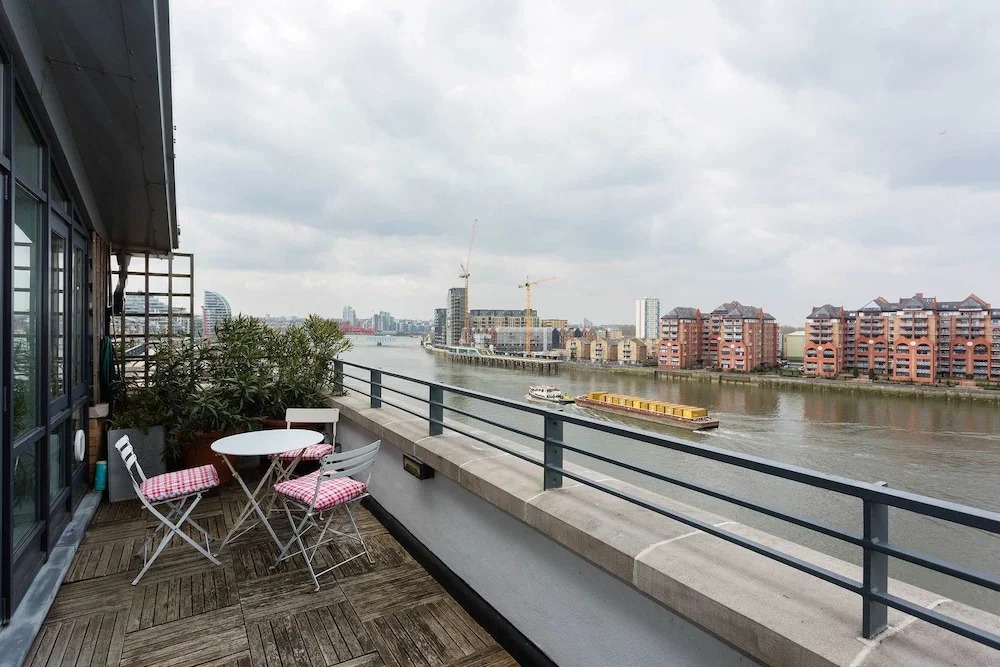 Riverside Hideaway