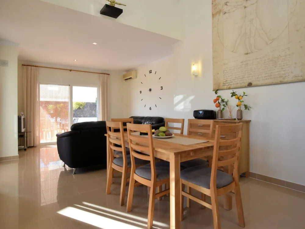 Luxurious Villa in Arenas with Swimming Pool