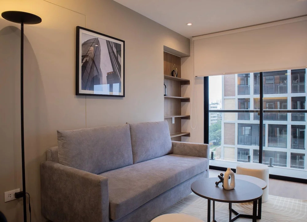 Majestic 1BR With Balcony in Miraflores