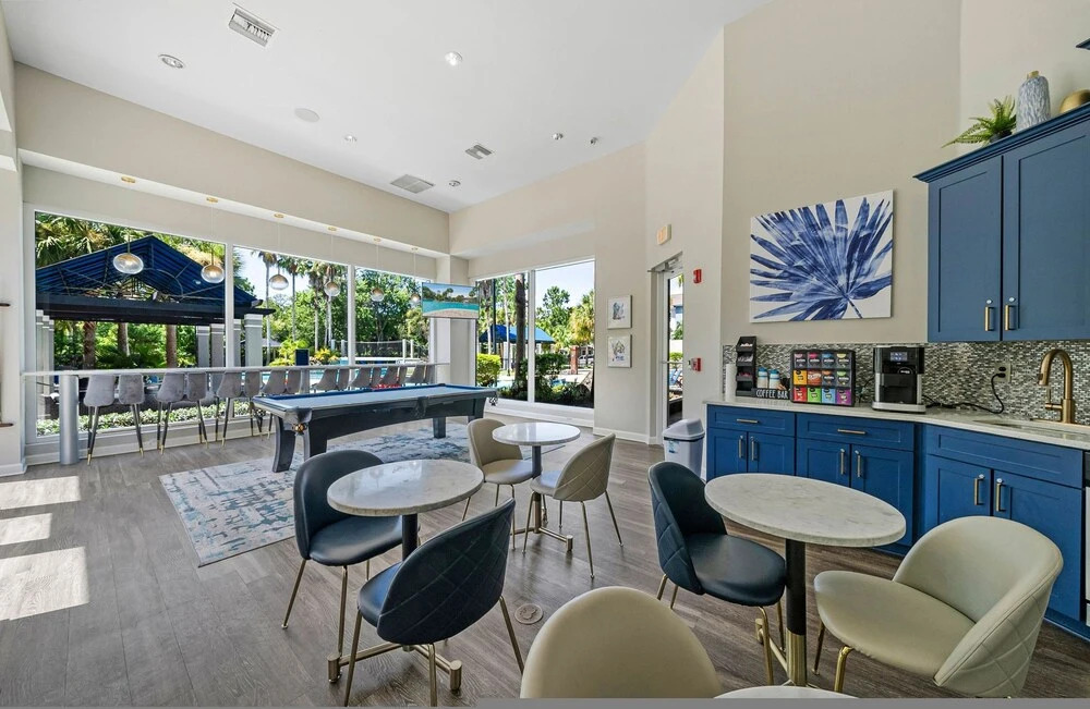 Stylish 2BR 2BA w Pool Gym Near Airport 3