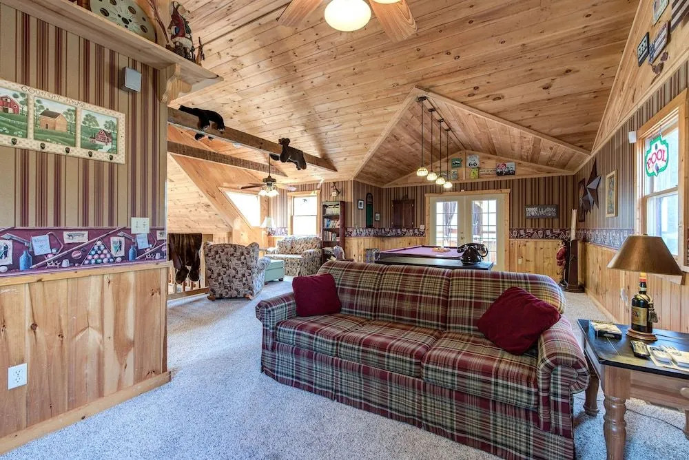 Lazy Cub Lodge