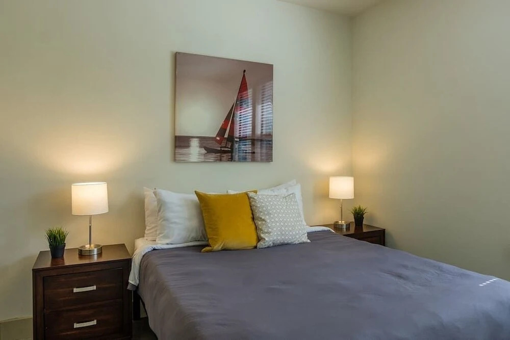 Bright Apartments by Frontdesk