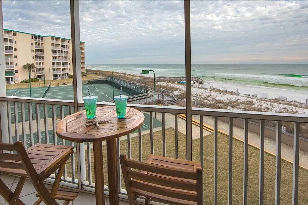 Gulf Shore Condo #302 - 2 Br condo by RedAwning