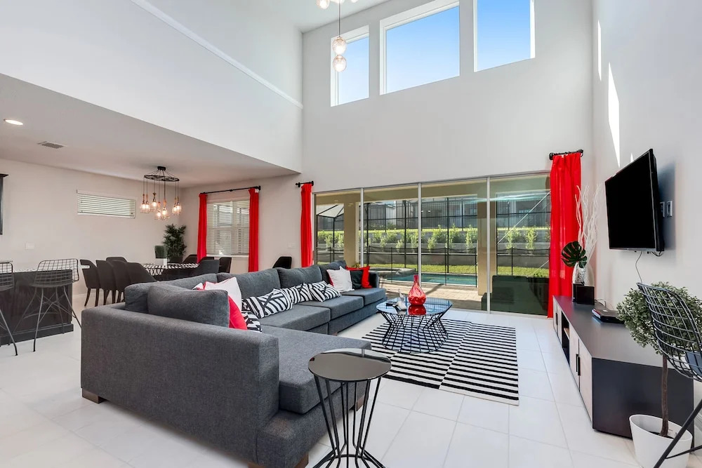 Edgy and Modern 7 Bed 5 Ba Villa Pool & Spa 1800saw