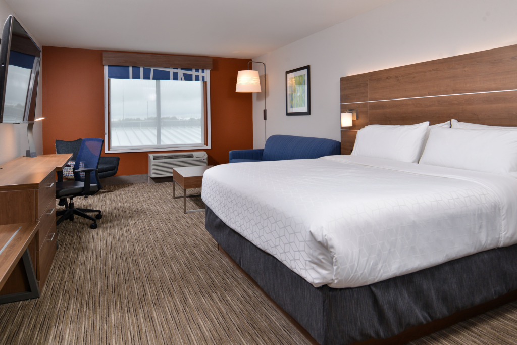 Holiday Inn Express & Suites - Marshalltown by IHG