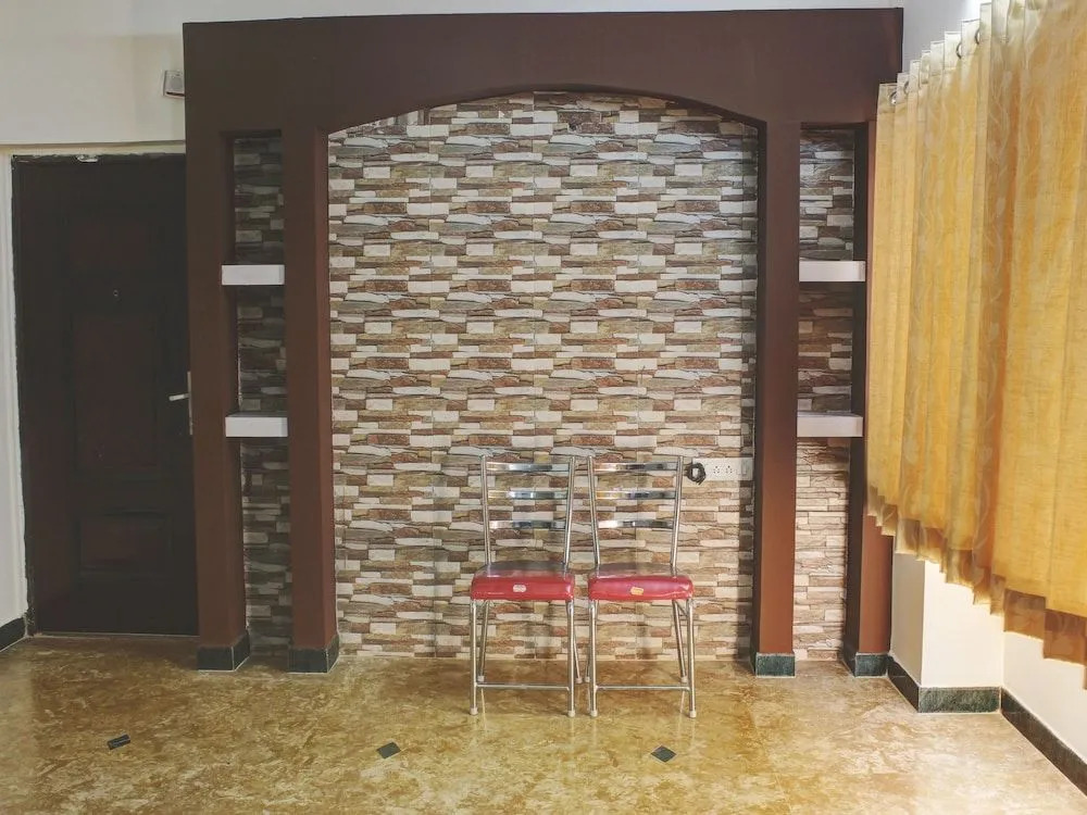 OYO 13670 Skylark Service Apartment