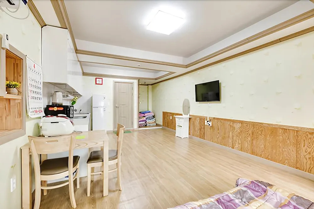 Gangneung Gyeongpo Cabin Pension