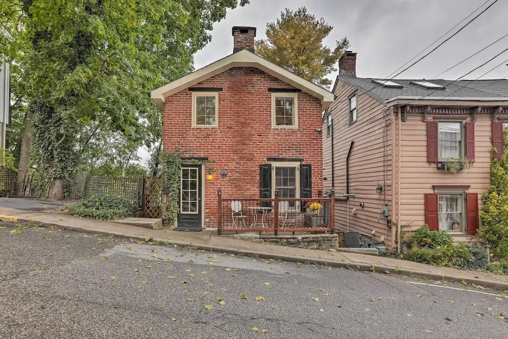 Historic Home in Lambertville: Walk to Bridge