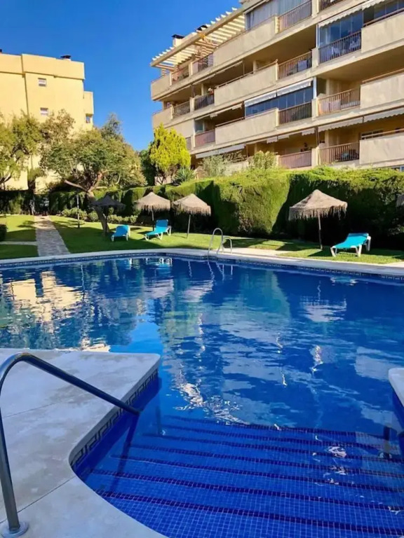 Flat Sleeps 4 With Pool and Terrace