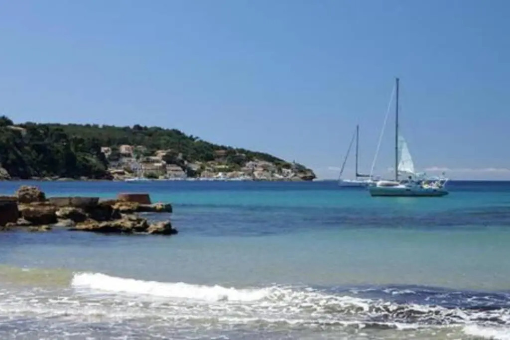 Appartement T2 Rez de villa proche bord de mer