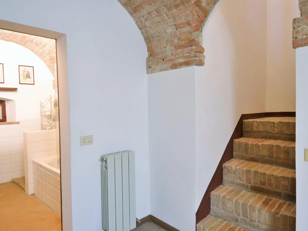Cosy apartment in Mantignana with private terrace