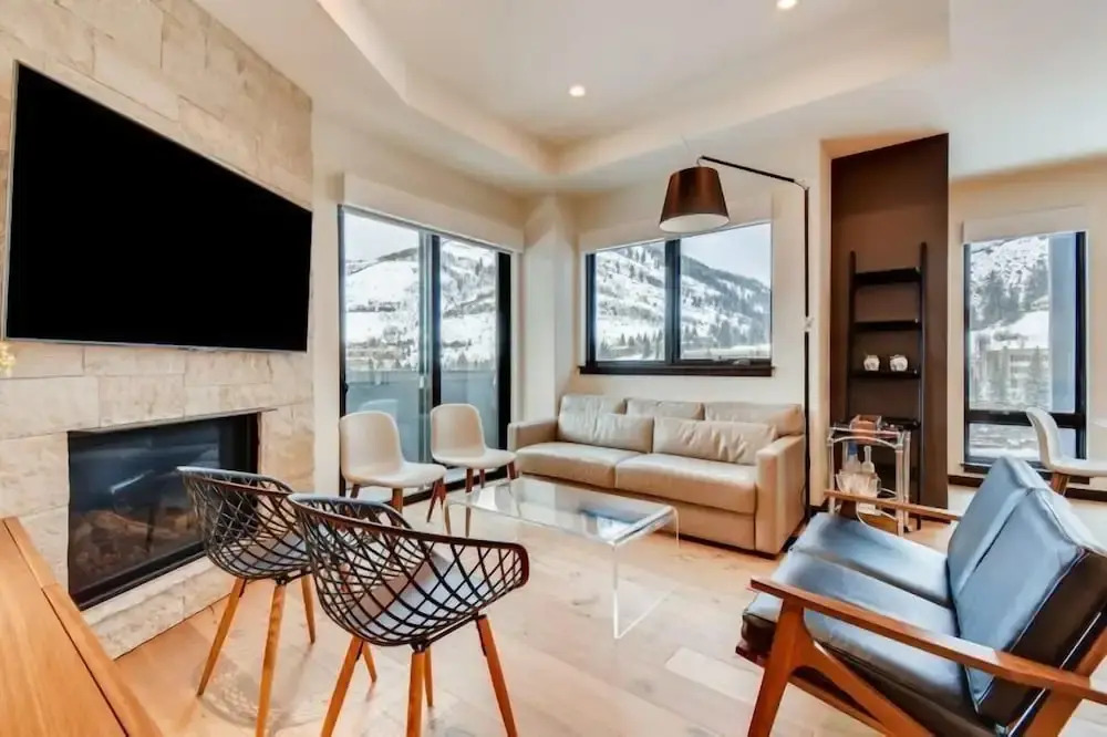 Vail Lion 1 Bedroom Mountain Vacation Rental Just Steps From the Eagle Bahn Gondola