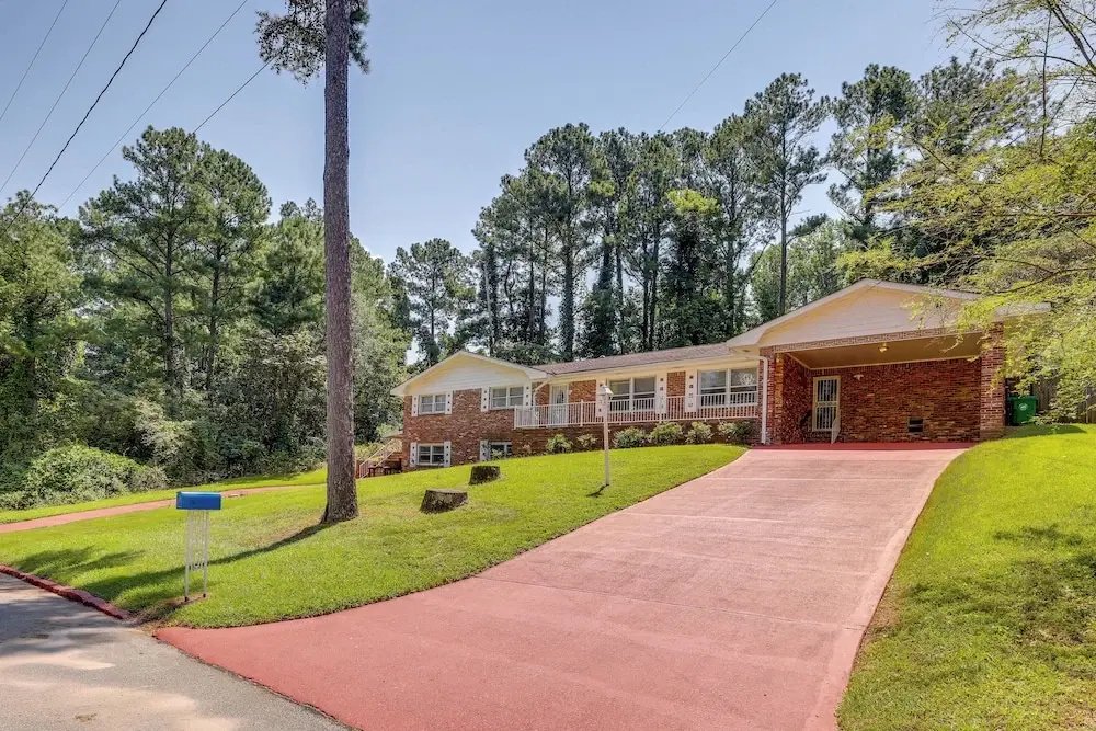 Decatur Apartment ~ 11 Mi to Downtown Atlanta!