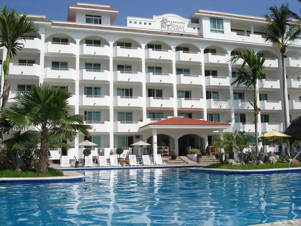Torreblanca Beach Hotel and Suites Guayabitos - Desayuno y Comida Incluido
