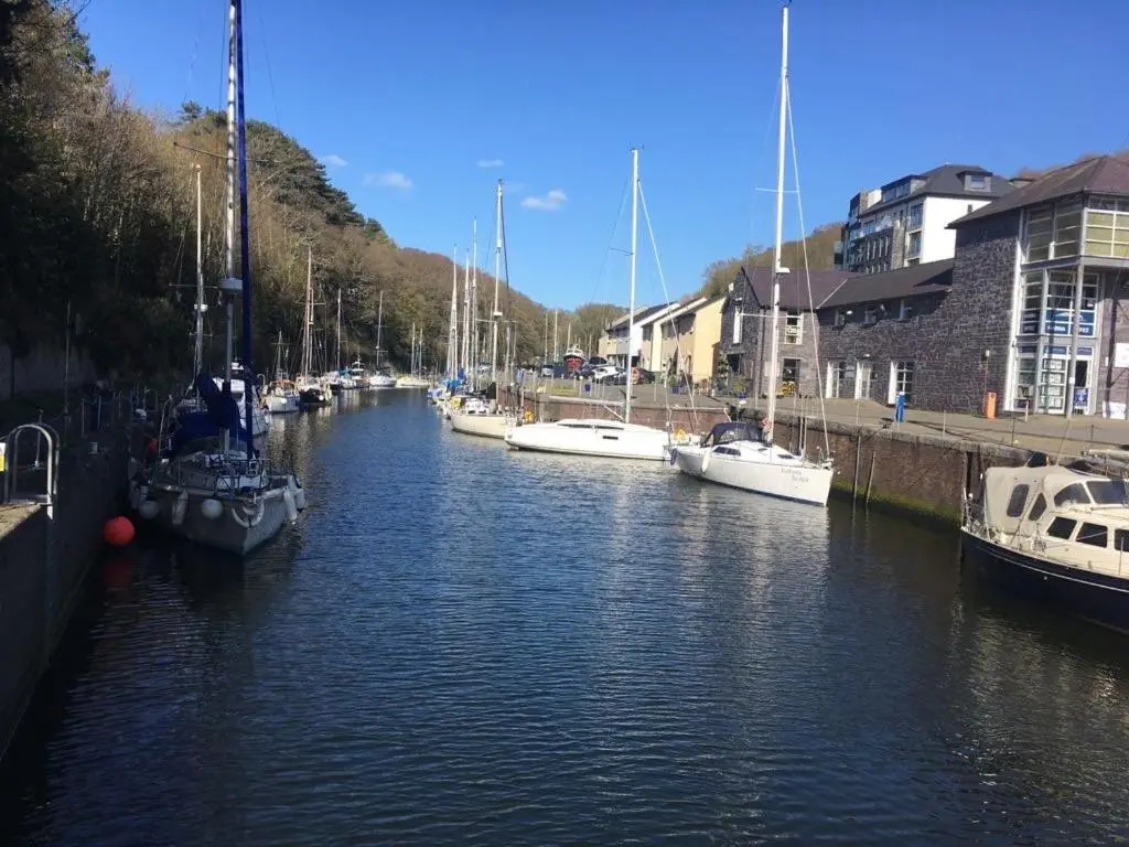 Stunning House in Felinheli Marina
