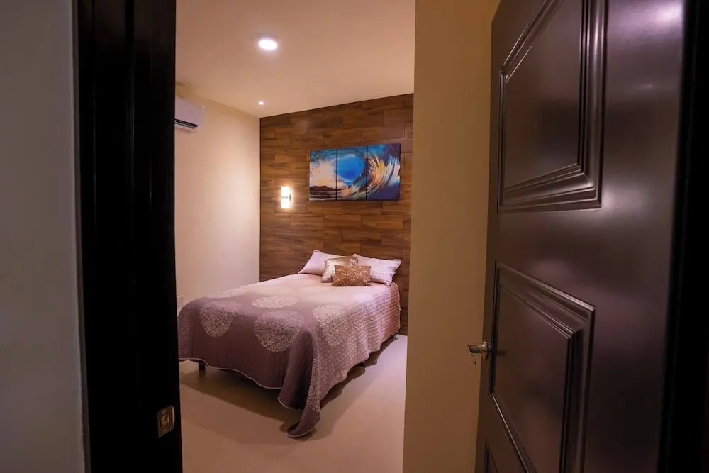 Luxury Apartment With Poll