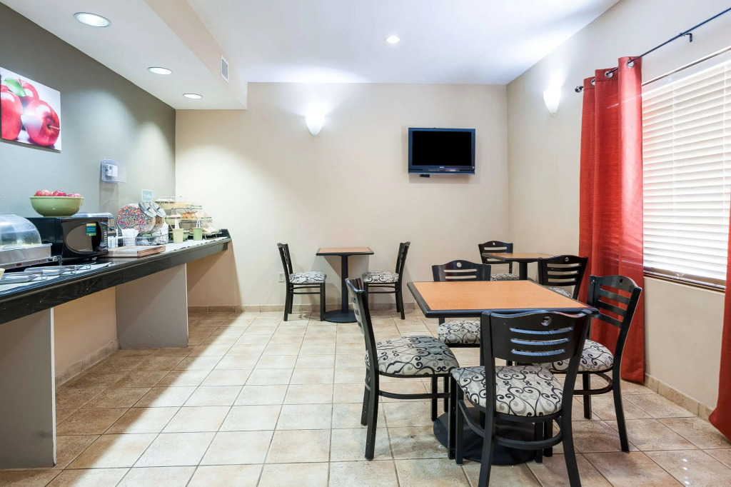 Quality Inn & Suites Lake Charles South