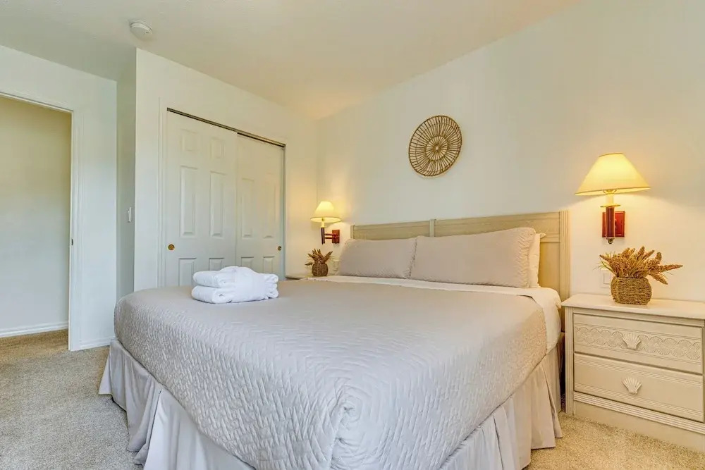 Townhouse in Lake Berkley Resort! 5 Mi to Old Town