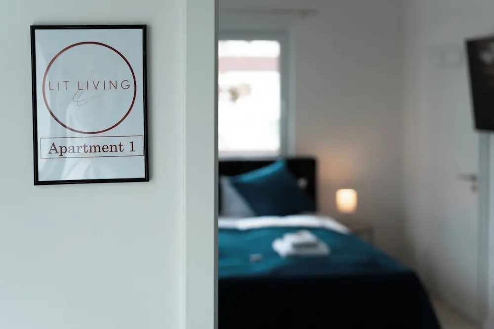 Lit Living-Luxury-Box Spring - Parking